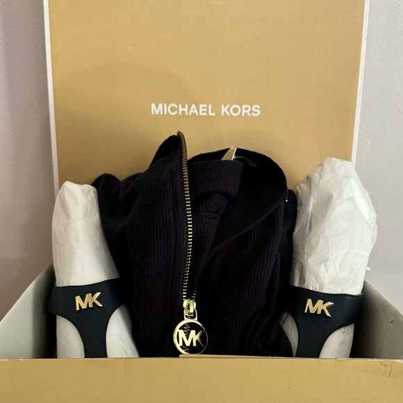 Michael Kors Sandals and Hooded Sweatshirt lot - Picture 2 of 7